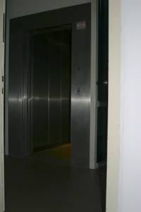 Aufzug mit Eingangsbereich