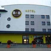 B & B Hotel Erlangen Frontansicht
