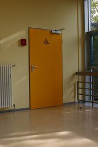 Eingang Behindertentoilette