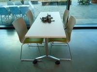 Café Sitzgelegenheit Tisch mit Stühlen