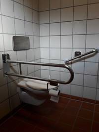 Zentralfriedhof Behinderten-WC Toilette